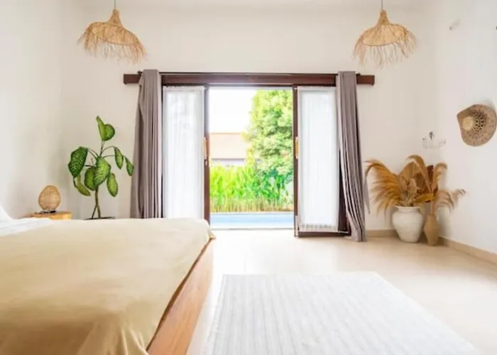Villa Canggu 4* チャングー