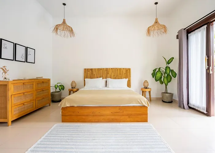 Villa Canggu ゲストハウス 4*
